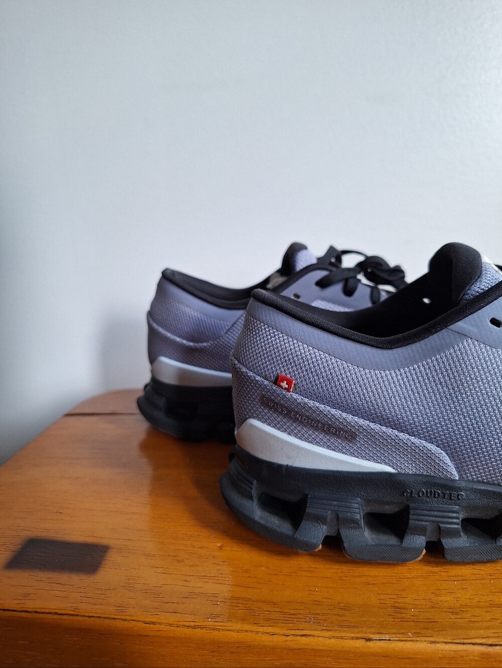 On Cloud X 4 Women's Grey & Black Size 9.5 - Picture 8 of 14